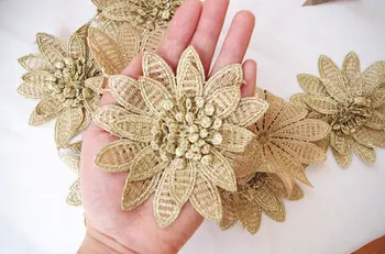 1 kiemas, metalo, aukso 3D nėrinių apdaila, 3D gėlių nėriniai apdailos, aukso 3D venise nėrinių audinio, subtilus aukso gėlių nėriniai